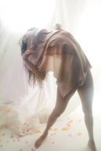 Load image into Gallery viewer, Handful